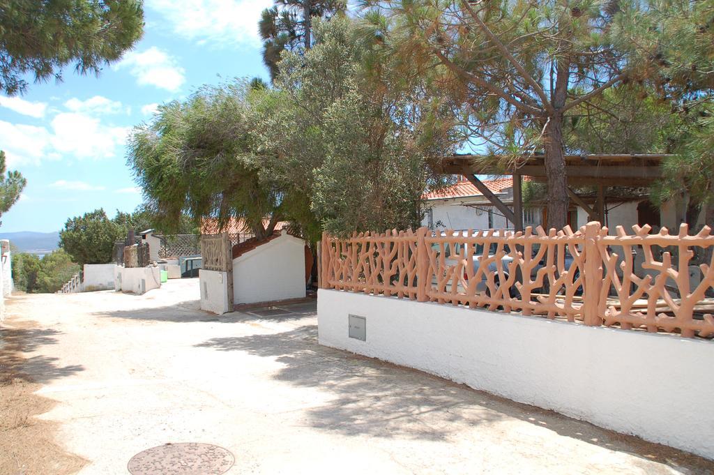 Apartments Casa Vacanze Porto Pino Eksteriør bilde