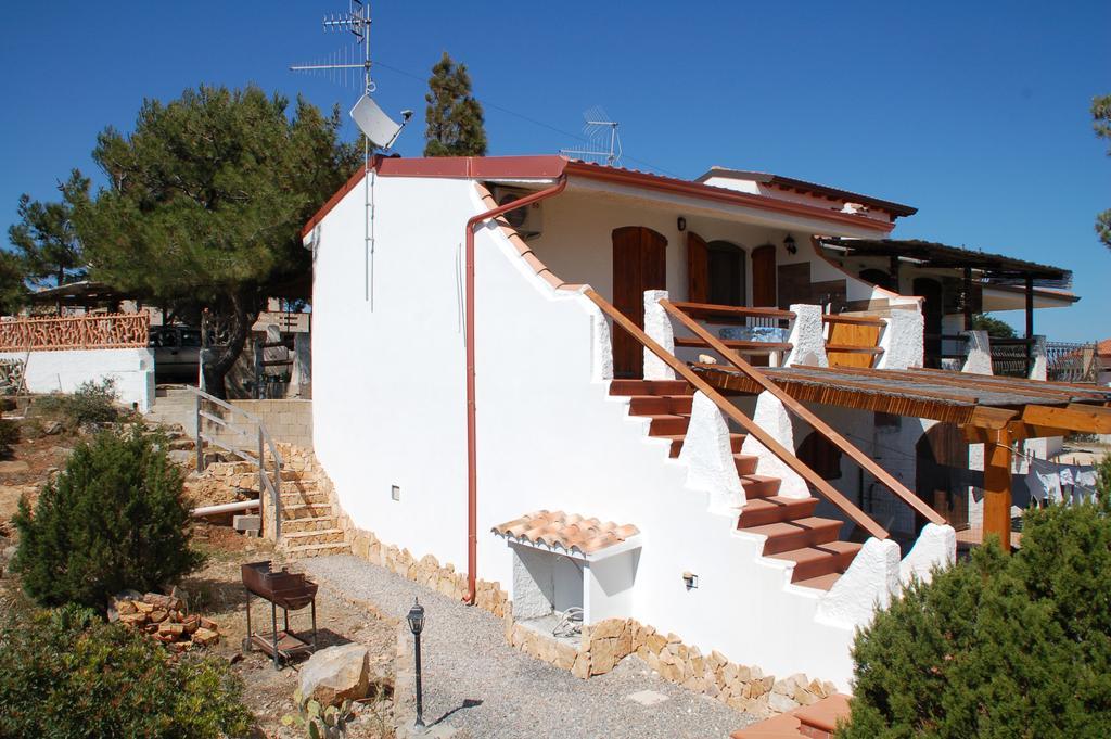 Apartments Casa Vacanze Porto Pino Eksteriør bilde