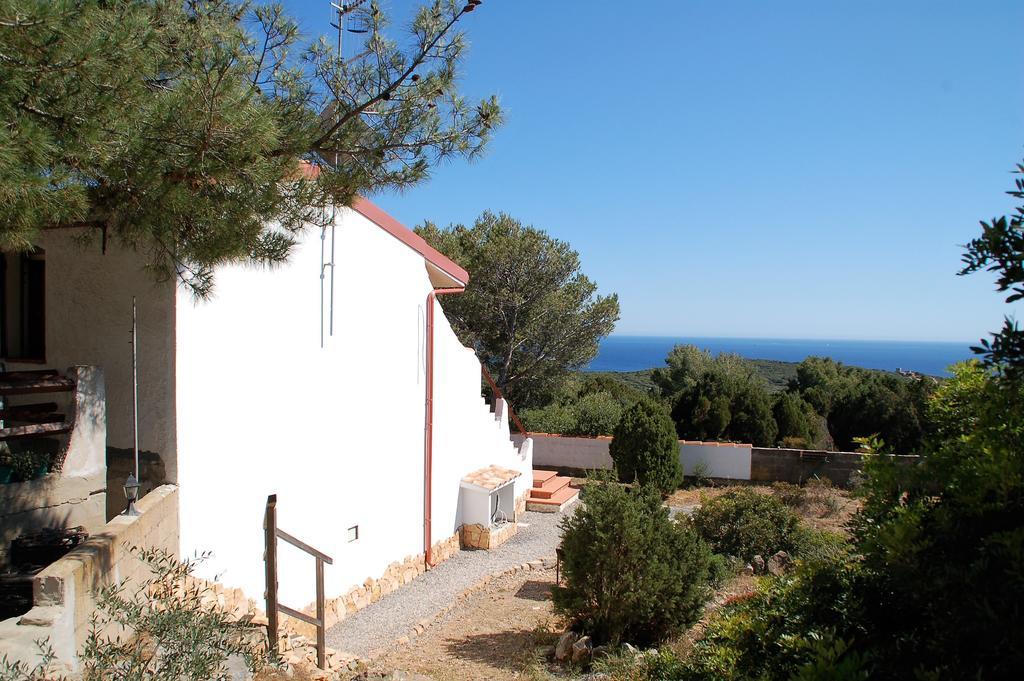 Apartments Casa Vacanze Porto Pino Eksteriør bilde