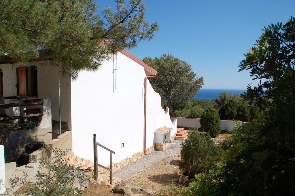 Apartments Casa Vacanze Porto Pino Eksteriør bilde
