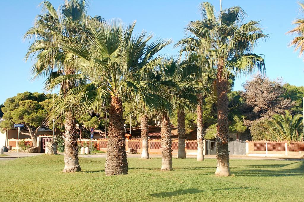 Apartments Casa Vacanze Porto Pino Eksteriør bilde